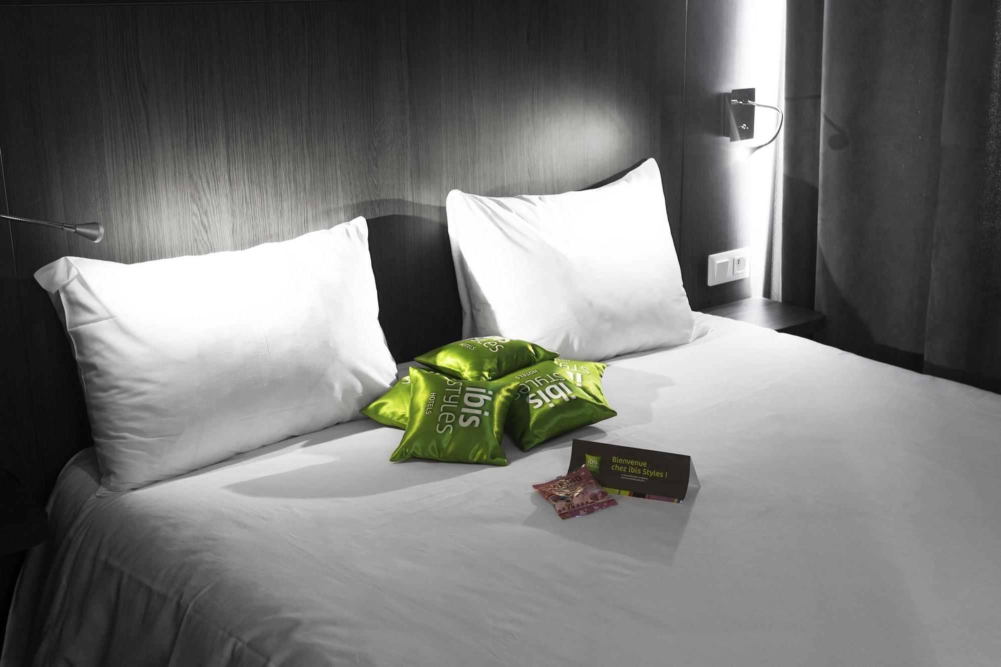 Ibis Styles Malo Centre Historique Hotel